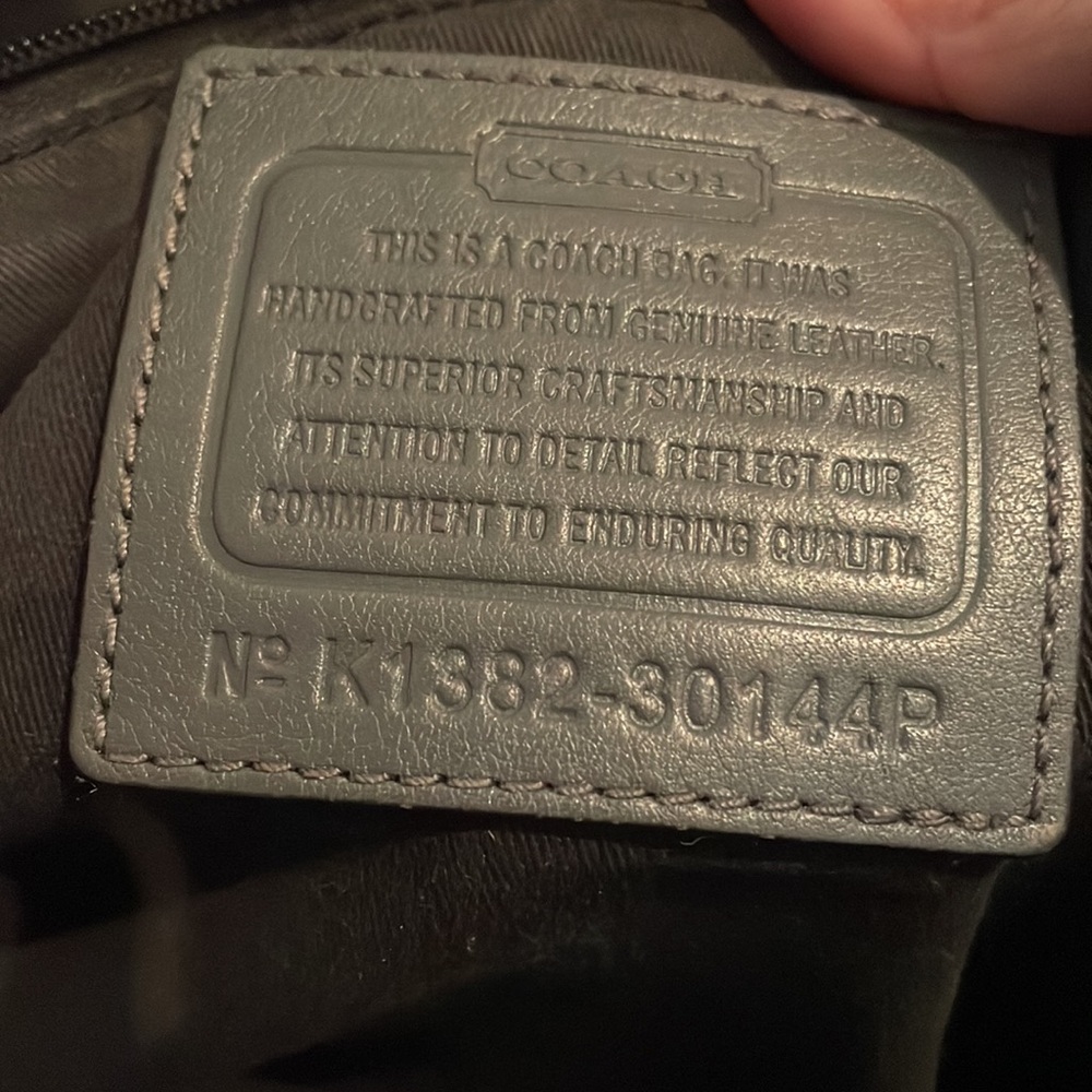 Gray pebbled leather coach bag - Picture 5 of 11